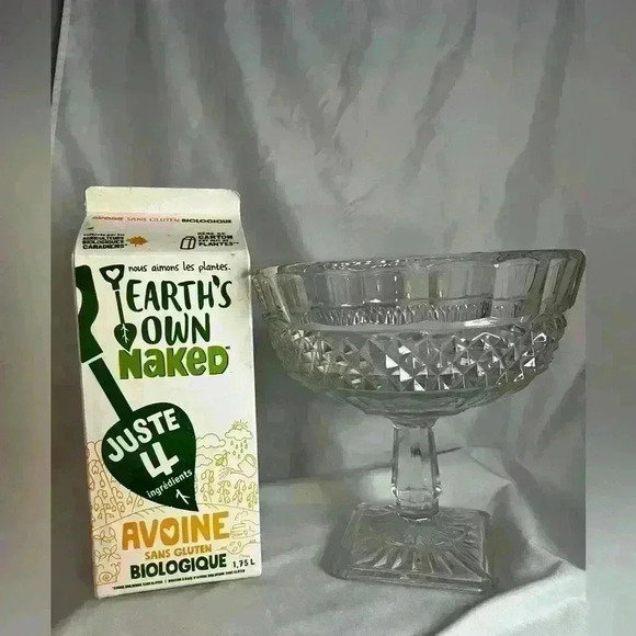 Large pedestal Fruit /Trifle  bowl - Picture 1 of 6